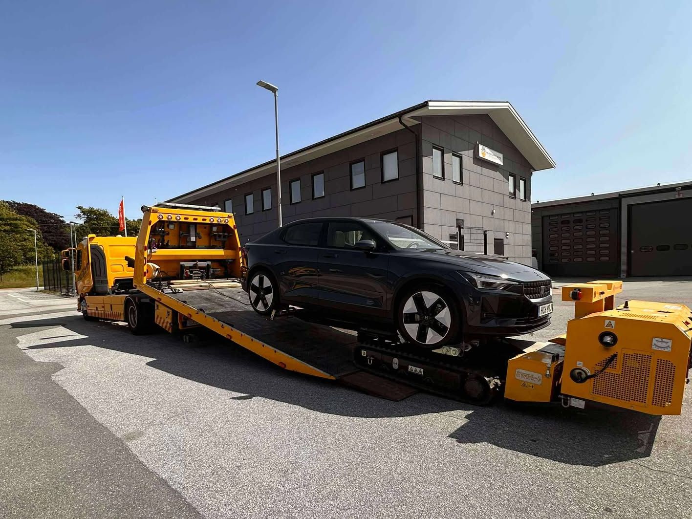 Tow Track på uppdrag med Elbil